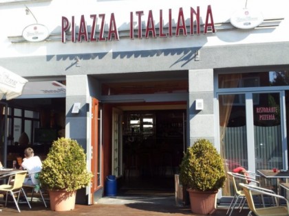 照片: Piazza Italiana